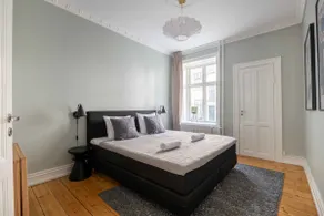 Cosy 3 Bedroom Apartment for Five - Image 2