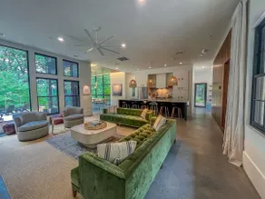 The Birch Bower: Luxury Lakefront Home - Image 3