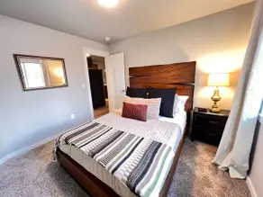 Modern Decor & Style KING bed Wifi with Garage - Image 5