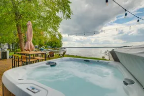 Kalkaska Retreat: Private Hot Tub, Dock, Fireplace - Image 2