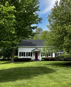 Private retreat on 12 acres w hot tub and bbq - Image 4