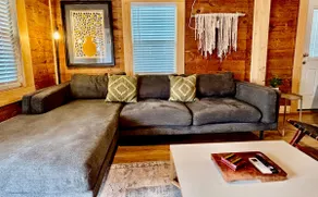 Pink Bungalow | Ideal Location | East Austin Stay - Image 5