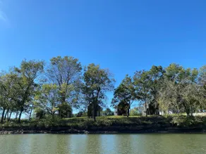 Peace on the River: King Bed, Dogs Ok (Cabin 3) - Image 2