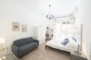 Lovely Apartment in Hip and Vibrant Pigneto - Image 5