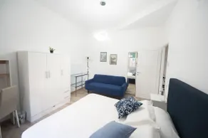 Lovely Apartment in Hip and Vibrant Pigneto - Image 2