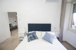 Lovely Apartment in Hip and Vibrant Pigneto - Image 3
