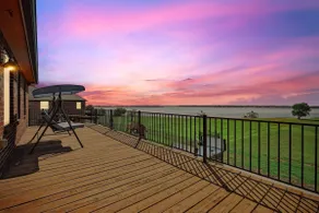 The Best of Lakeside Living - Luxury at its Finest - Image 2