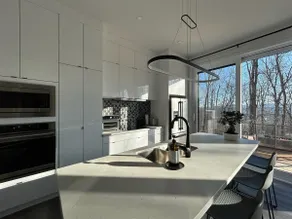 DAX House | Luxury Retreat with Spa - Image 5