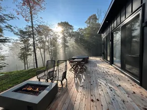 DAX House | Luxury Retreat with Spa - Image 4