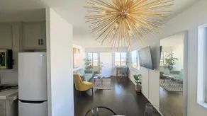 Bright Ocean View Home Near SoFi & LAX | Parking - Image 2