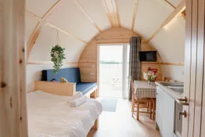 Cosy Cabin with Wood Fired Hot Tub - Image 2