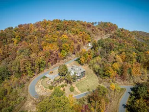 The Ideal, Pet-Friendly Mountain Retreat - Image 3