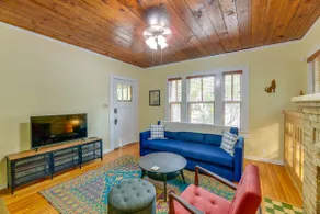 San Antonio Gem in Prime Location w/ Outdoor Space - Image 5