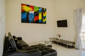 Enorme apartamento de 4 dormitorios a 2 km de la playa Eagle - Image 4