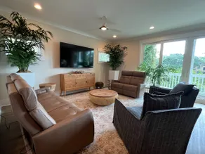 Sleep 20, Walk to Beach, Free Heated Pool, Elev - Image 2