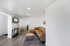 Private Entrance Cottage - Image 4
