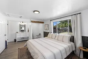 Private Entrance Cottage - Image 3