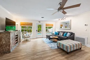Relaxing Tropical Escape with Private Pool and Spa! - Image 2
