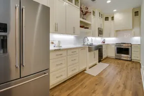 Upscale Texarkana Townhome, Walk to Downtown! - Image 2