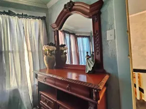 The vampire's den, downtown big house, pets ok - Image 5