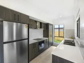 3BR home with cozy interior design - Image 4