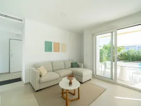 Elegant Home with Pool - Image 2