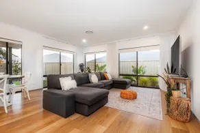 Pet-friendly. Bright and Spacious Dunsborough Home - Image 4