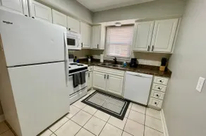 Steps From UNMC, Dining, Explore Midtown - Image 5