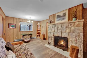 4BR Lakehouse | Sleeps 10 | Fire Pit, Dock, Kayaks - Image 4