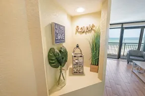 Front de mer luxueux avec carrelage et cuisine mise à jour - Image 3