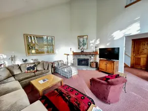 Slopeside Haven with pool access! - Image 2