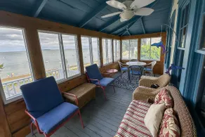 Seaside Kingston Cottage with Private Beach Access - Image 4
