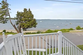 Seaside Kingston Cottage with Private Beach Access - Image 3