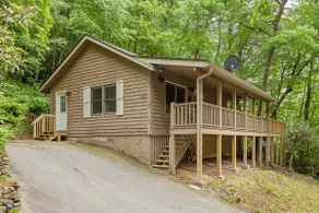 Cashiers Cabin | 0.5m to WaterFalls+KidZone - Image 4
