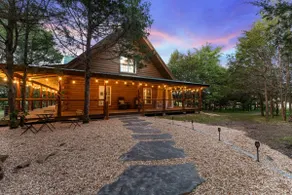 Real Log Cabin | Sleeps 32| Forest Views/360 Deck - Image 4