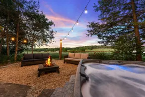 Real Log Cabin | Sleeps 32| Forest Views/360 Deck - Image 2
