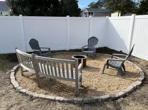 Perfect for Groups. Parking. Prime Location - Image 5