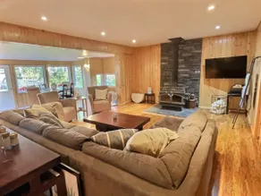 Gull Lake Retreat: Lakefront Cabin w/ Hot Tub - Image 4