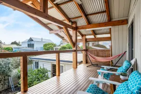The Ark—Ocean Views & Coastal Ease - Image 3
