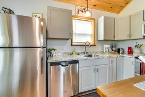 Cozy New York Abode - Porch, Near Fishing & Hiking - Image 2