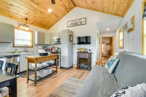 Cozy New York Abode - Porch, Near Fishing & Hiking - Image 3