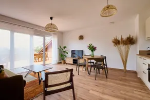 Le Noyer – Apartment with terrace and shared garden - Image 2