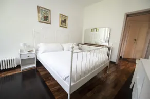 Testaccio Luminous and Large Apartment - Image 3