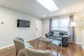 Welcome Home! 2BR with Driveway - Image 5