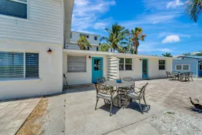 2BR suite with Gulf view, grill, patio, central AC - Image 2