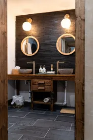 The 708 Guesthouse - Image 4