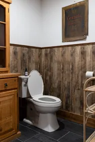The 708 Guesthouse - Image 5