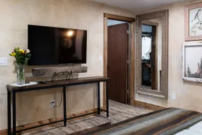 The 708 Guesthouse - Image 3