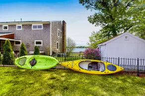 Beachfront Gem: Kayaks, Dock & Onset Bay Views - Image 3