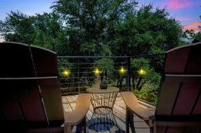 Container Home Near Magnolia & Baylor | Roof Porch - Image 5